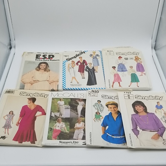 Set of 7 vintage womens sewing patterns - Picture 1 of 8